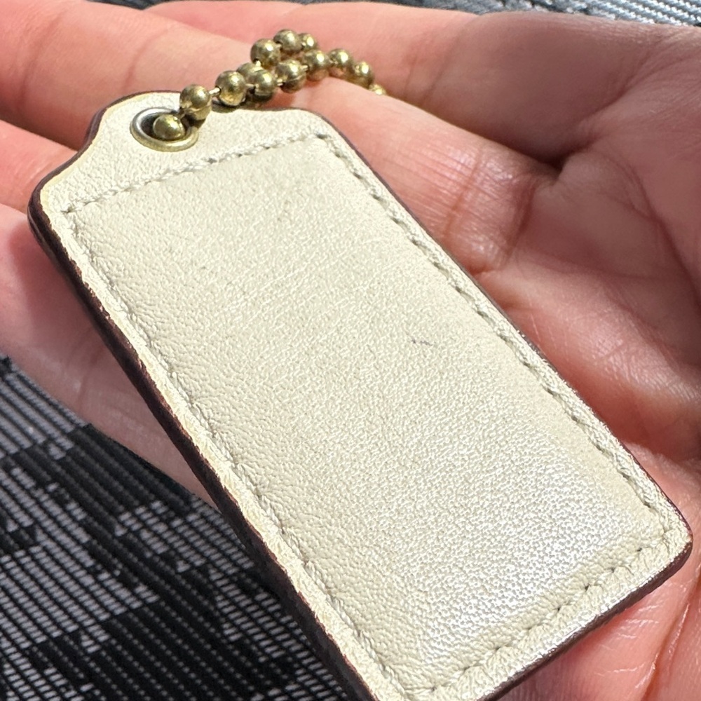 COACH Logo Hangtag Patent Leather Cream Fob Bag Luggage Charm Keychain - Picture 6 of 8